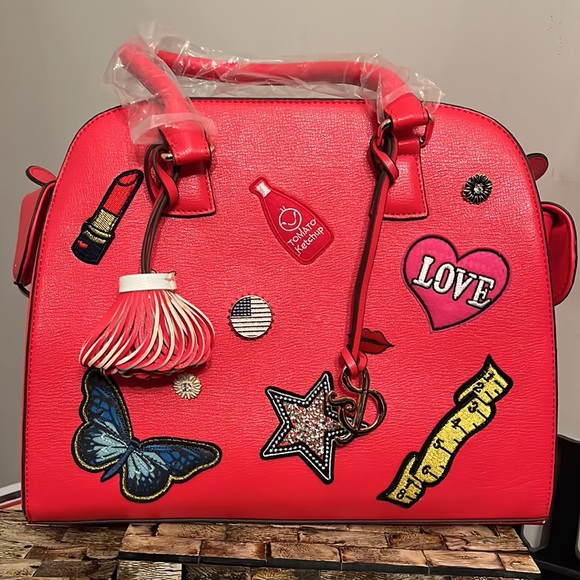 NWT AMY + JOEL Vegan Leather Shoulder Bag with 2D & 3D Ornaments and Patches - Picture 16 of 16